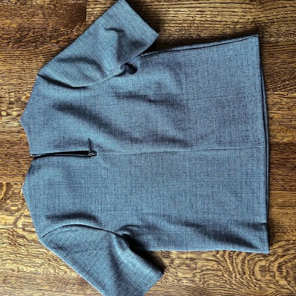 RW Cropped Top in black/white  Size Small - Picture 4 of 5